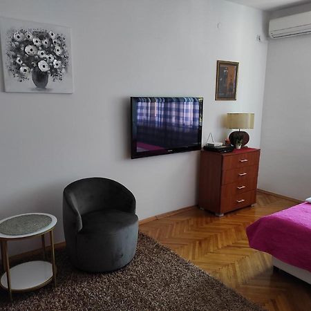 Stan U Centru Apartment Подгорица Екстериор снимка
